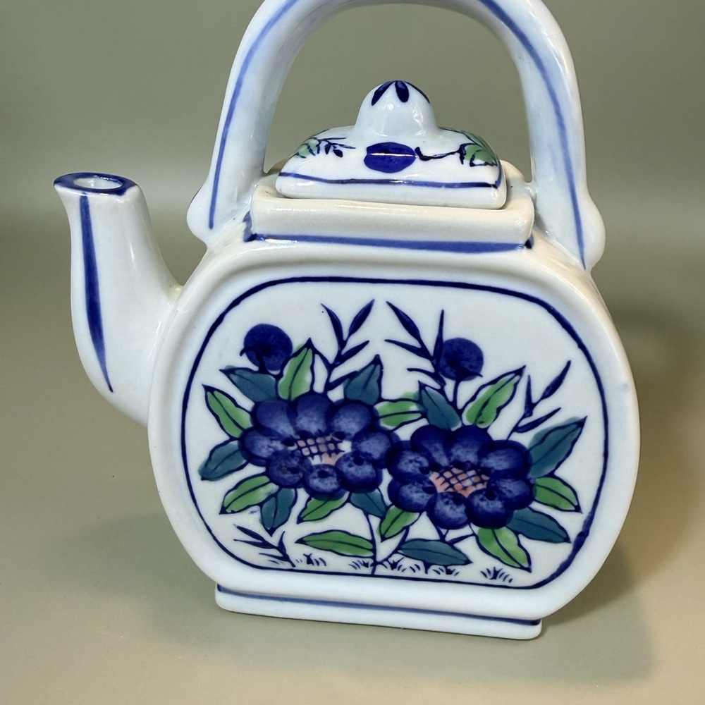 Vintage Bella Casa by Ganz blue and white floral ceramic mini teapot